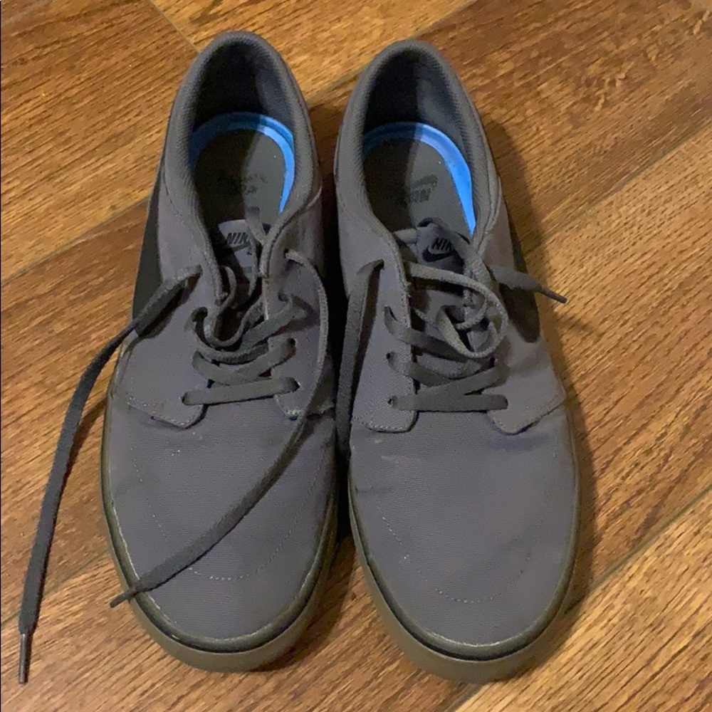 Men’s Nike shoes